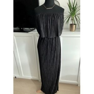 SOLD OFF APP • NWT - Vintage Look Pleated Maxi
